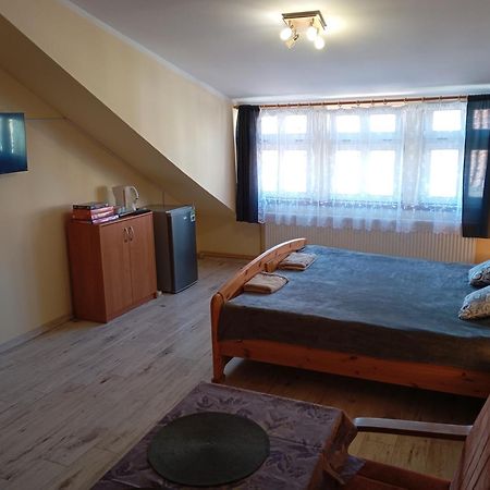 Pokoje Goscinne U Anka Reszel Exterior foto